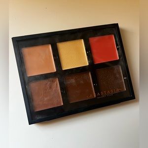 Anastasia Beverly Hills cream contour kit!!